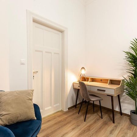 Glamorous Modern Apartment In The Hearth Of Budapest Kültér fotó
