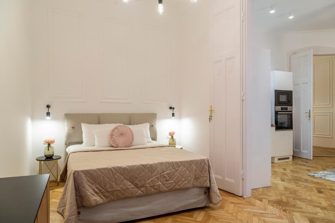 Glamorous Modern Apartment In The Hearth Of Budapest Kültér fotó
