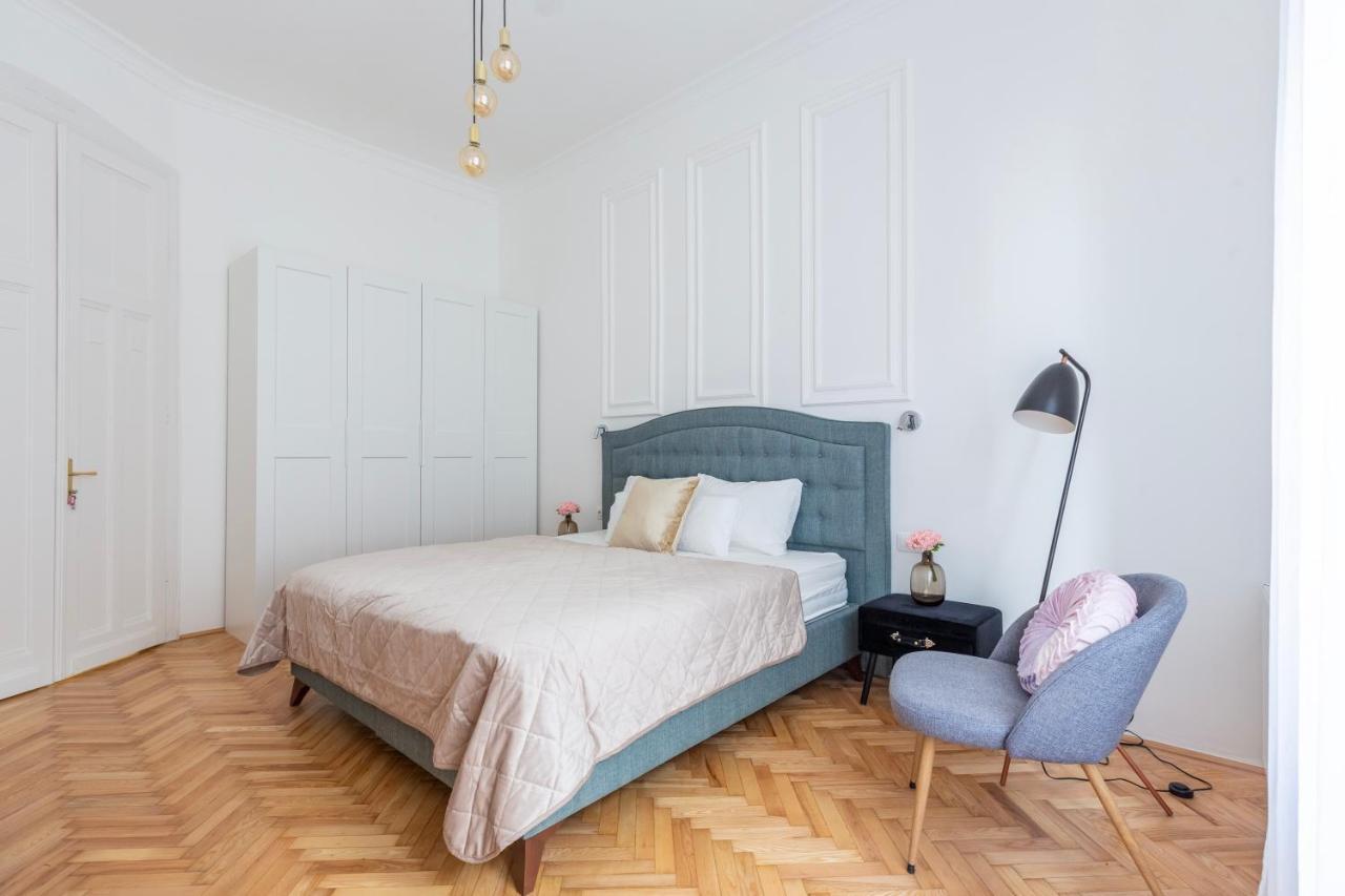 Glamorous Modern Apartment In The Hearth Of Budapest Kültér fotó