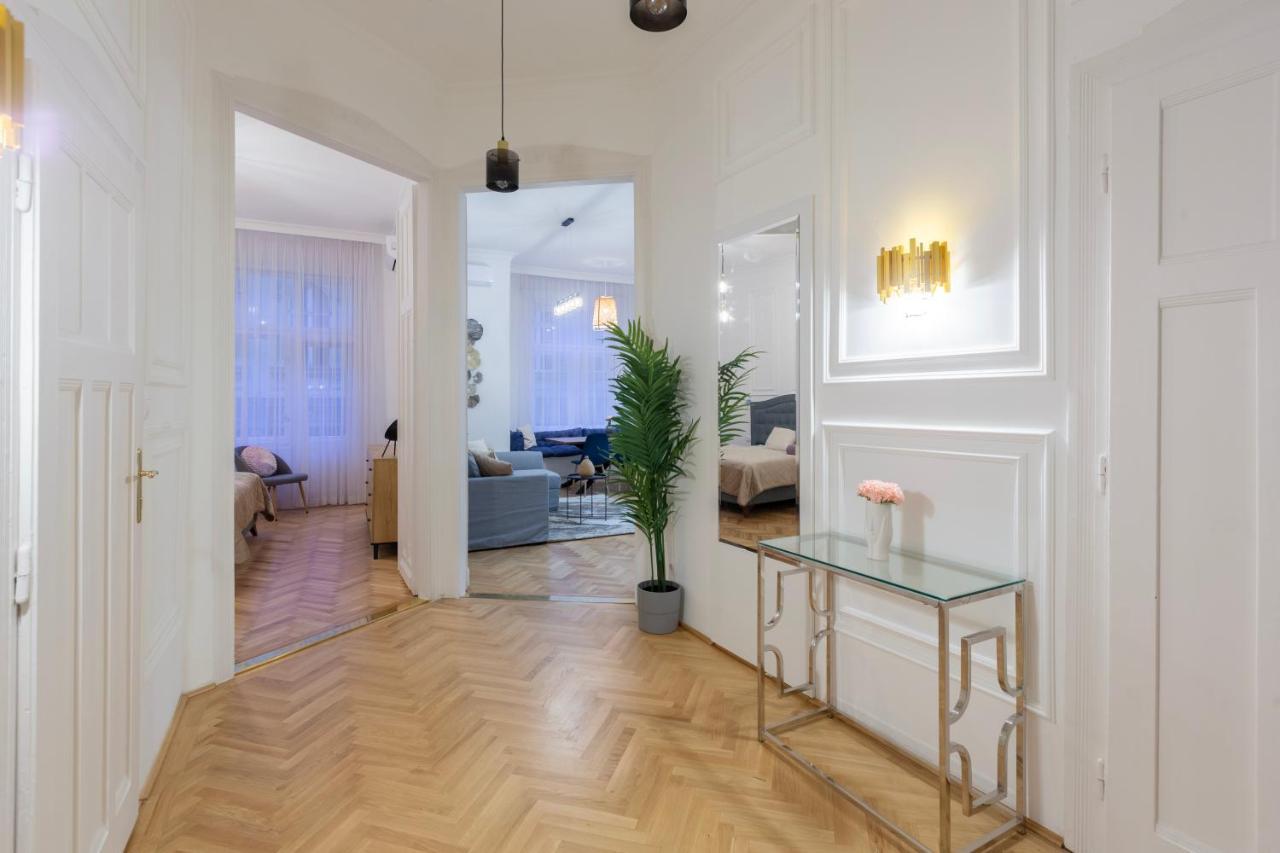 Glamorous Modern Apartment In The Hearth Of Budapest Kültér fotó
